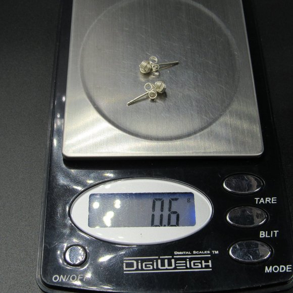 Sterling Silver Very Small Round Woven Ball Stud Earrings Vintage - Picture 7 of 7